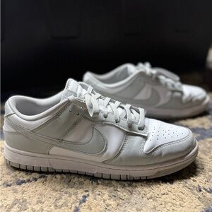 Nike Men's White and Gray Dunks